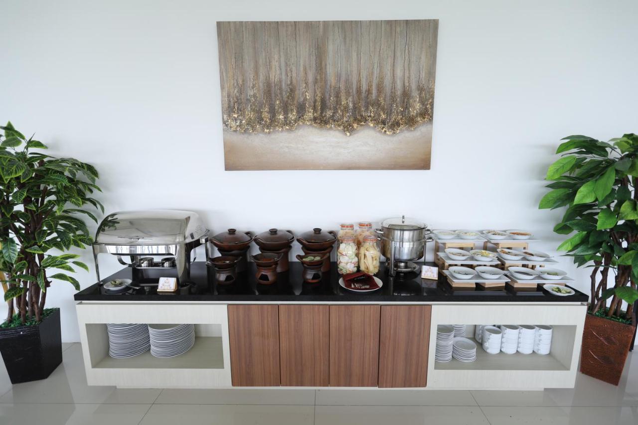 The Azana Hotel Airport Semarang Exterior photo